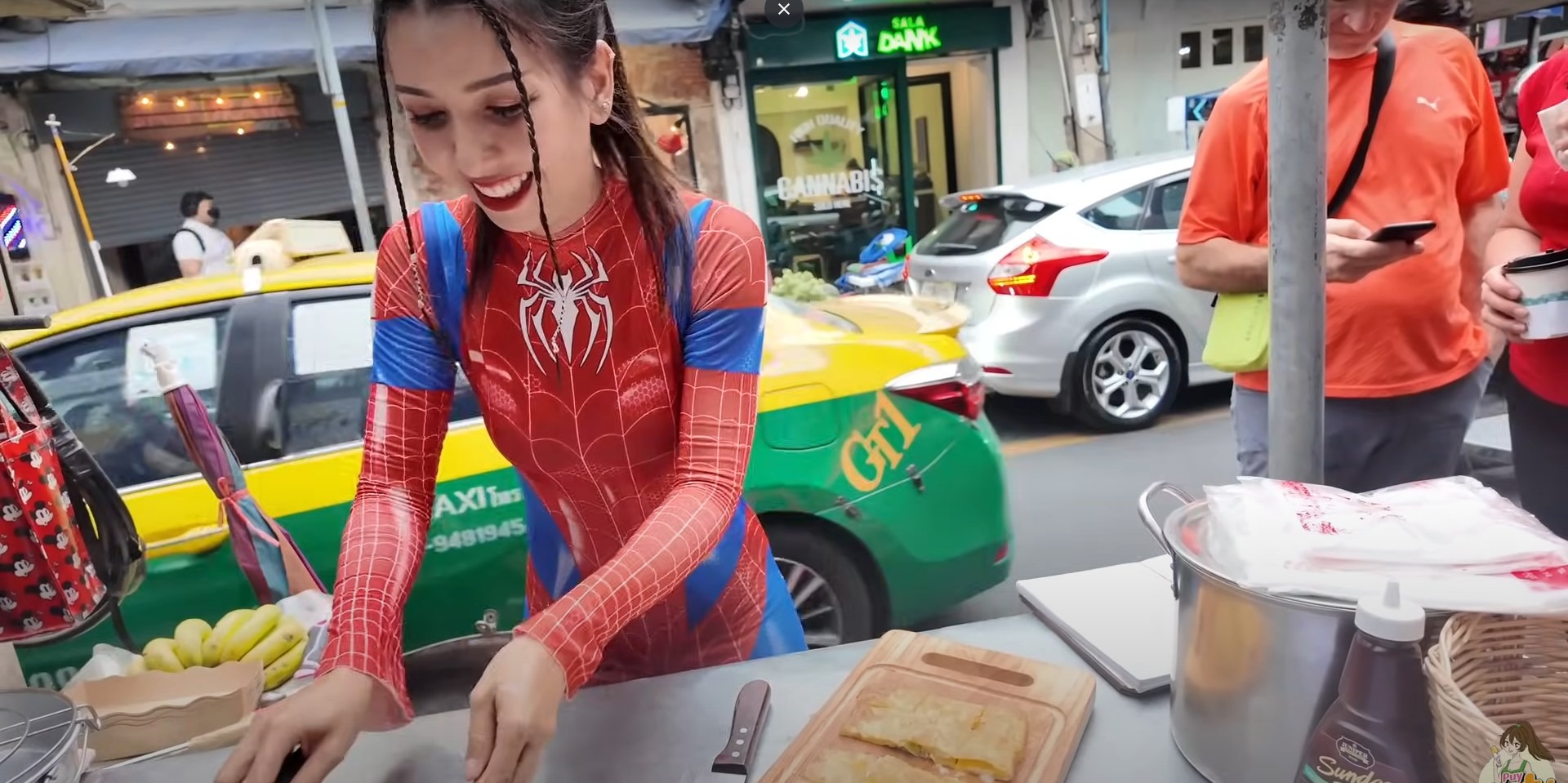 Puy Roti Lady - Working People in Thailand